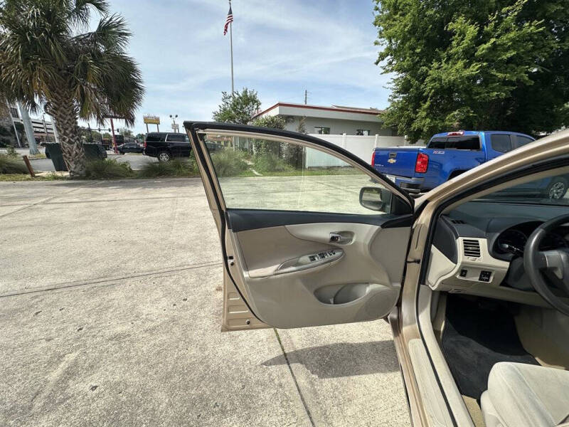 2011 Toyota Corolla LE