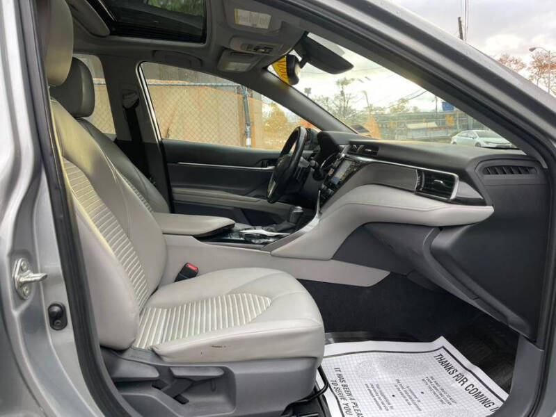 2020 Toyota Camry SE