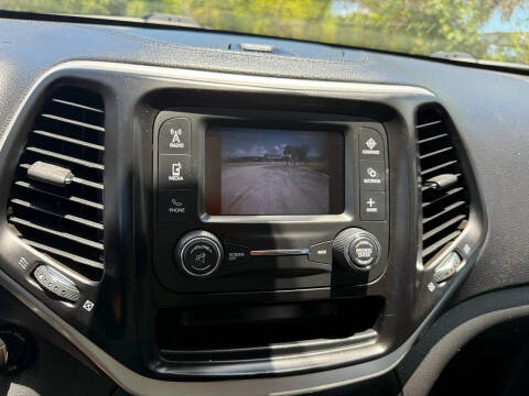 2017 Jeep Cherokee Sport