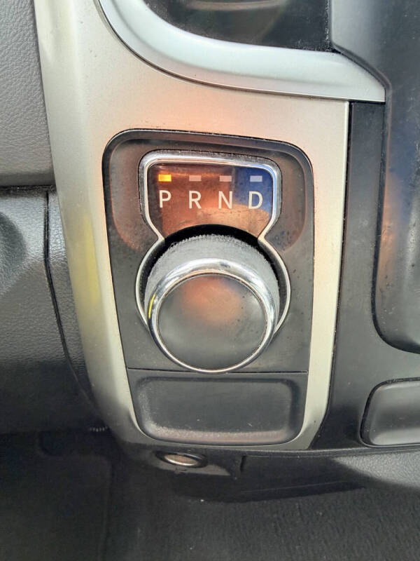 2016 RAM 1500 SLT