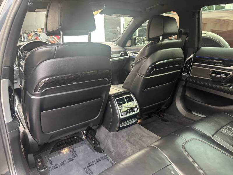 2018 BMW 7 Series 750i