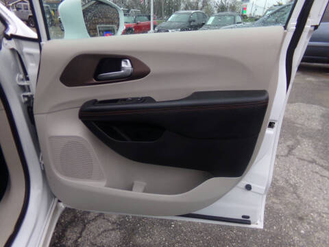 2017 Chrysler Pacifica Touring Plus