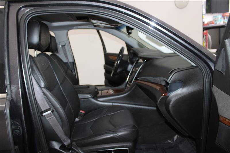 2016 Cadillac Escalade Luxury Collection