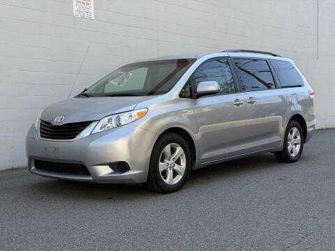 2011 Toyota Sienna LE 8-Passenger