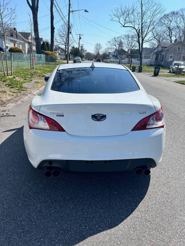 2012 Hyundai Genesis Coupe 2.0T Premium
