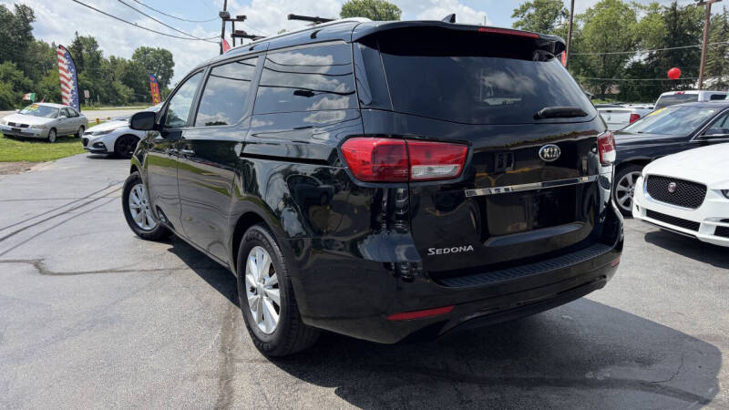 2015 Kia Sedona LX