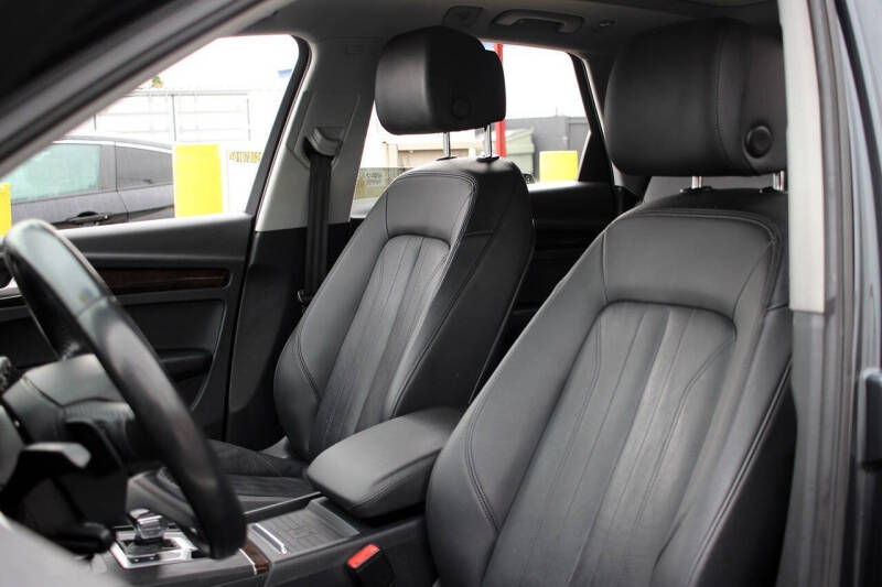 2020 Audi Q5 quattro Premium 45 TFSI