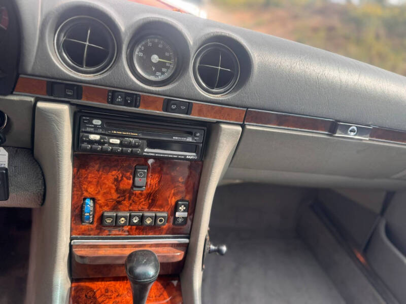 1986 Mercedes-Benz 560-Class 560 SL