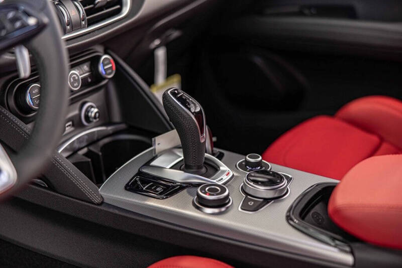 2025 Alfa Romeo Stelvio