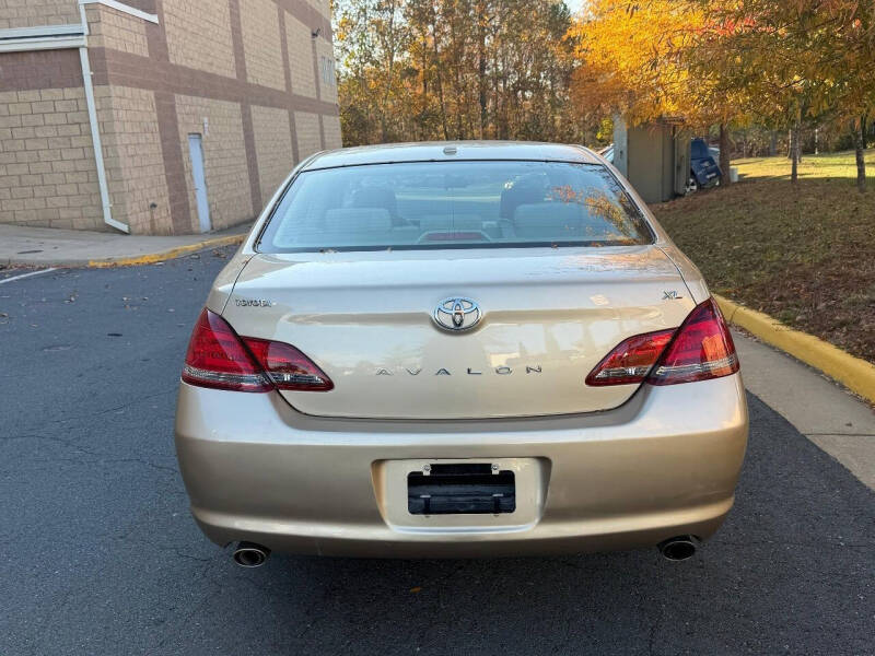 2010 Toyota Avalon XLS