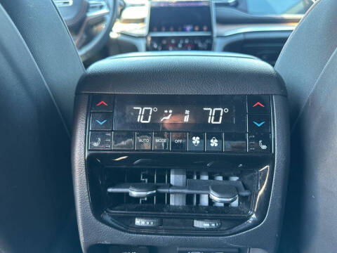 2022 Jeep Grand Cherokee Summit