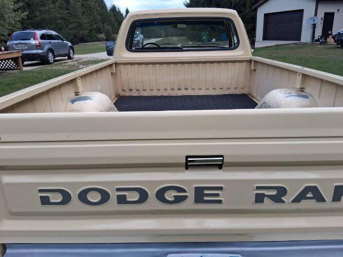 1985 Dodge D100 Pickup