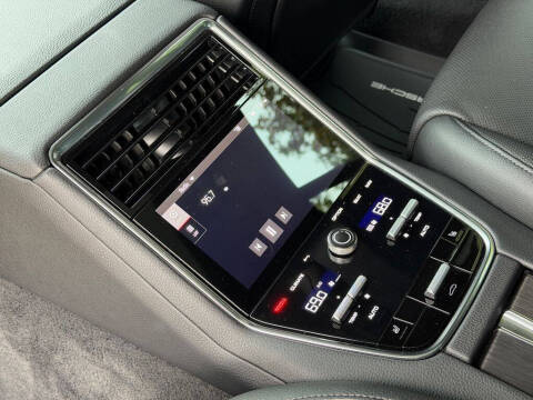 2023 Porsche Panamera Platinum Edition