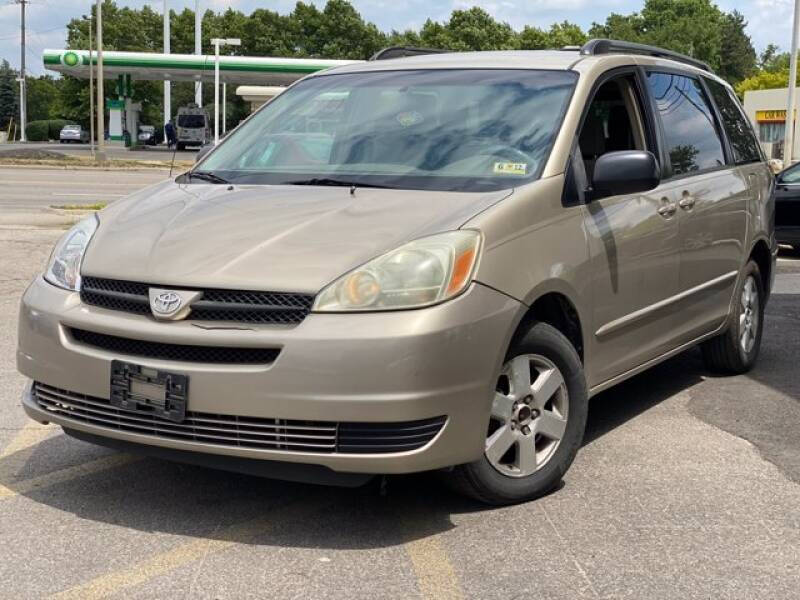 Dk. Gray 2004 Toyota Sienna CE 7 Passenger CE 7-Passenger 4dr Mini-Van 17