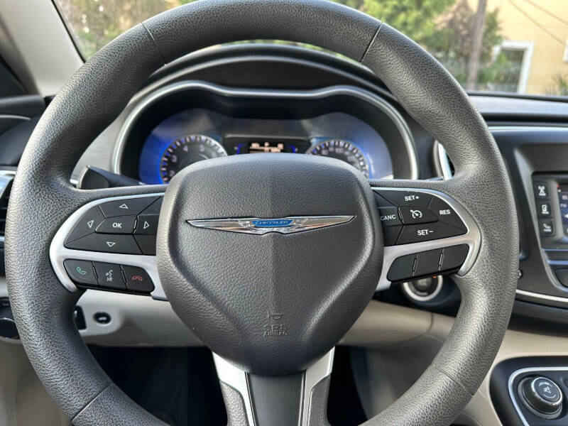 2016 Chrysler 200 Limited