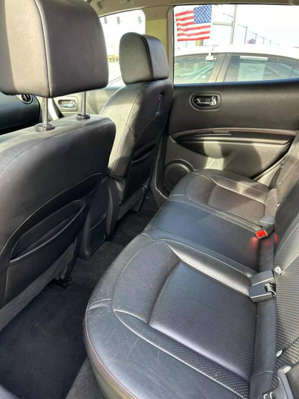 2013 Nissan Rogue SV w/SL Package