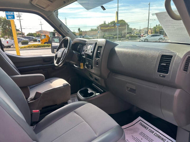 2018 Nissan NV 2500 HD S