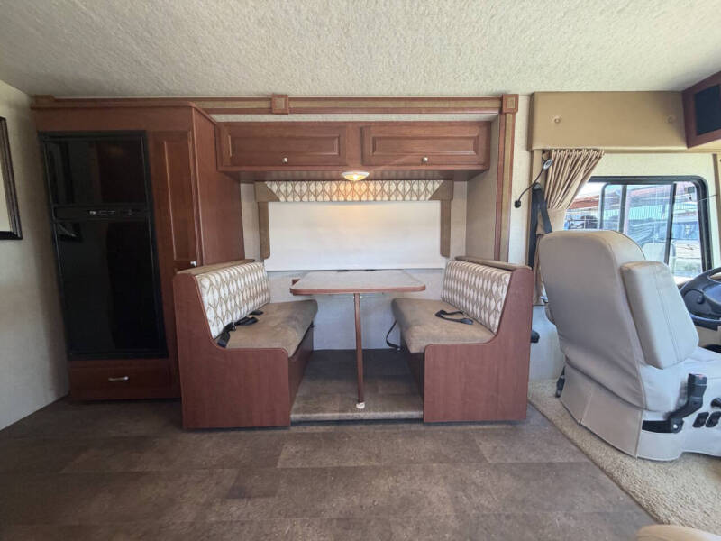 2015 Winnebago Vista