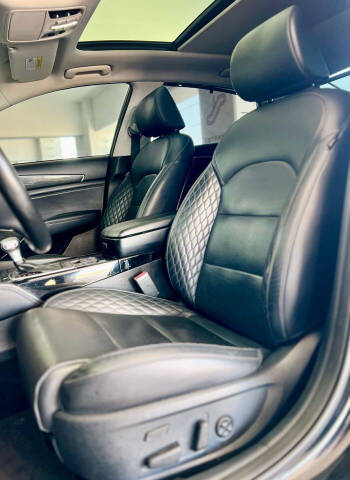 2018 Kia Cadenza Technology