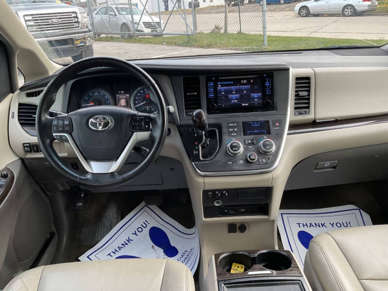 2015 Toyota Sienna XLE Premium 8-Passenger