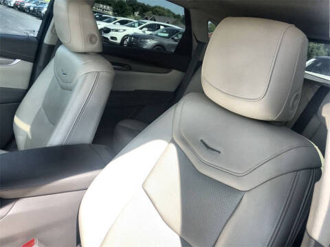 2022 Cadillac XT5 Premium Luxury