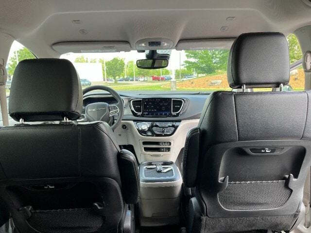 2022 Chrysler Pacifica 22