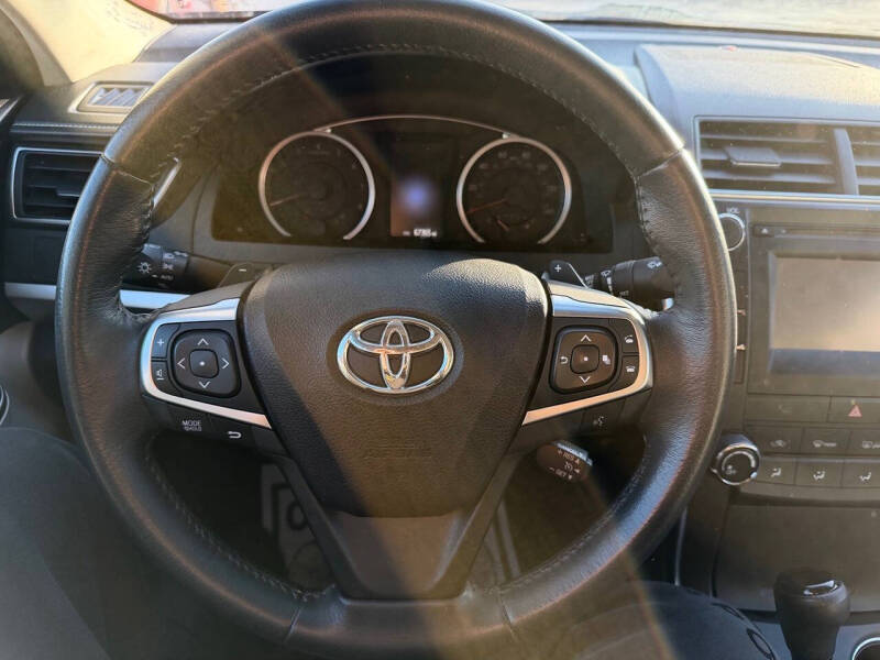 2017 Toyota Camry SE