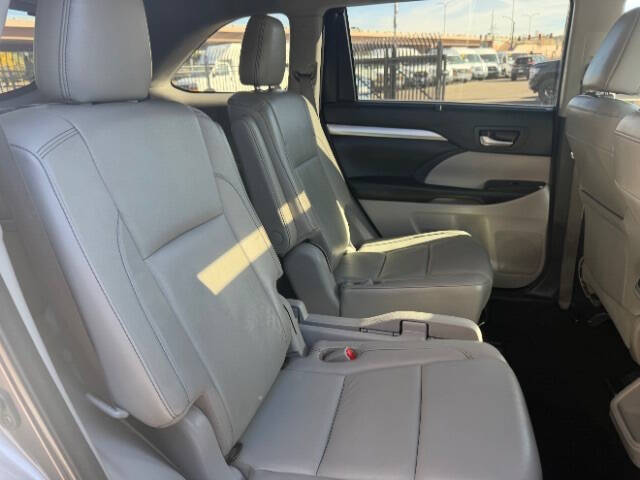 2018 Toyota Highlander SE