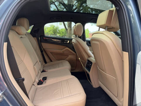 2020 Porsche Cayenne Coupe