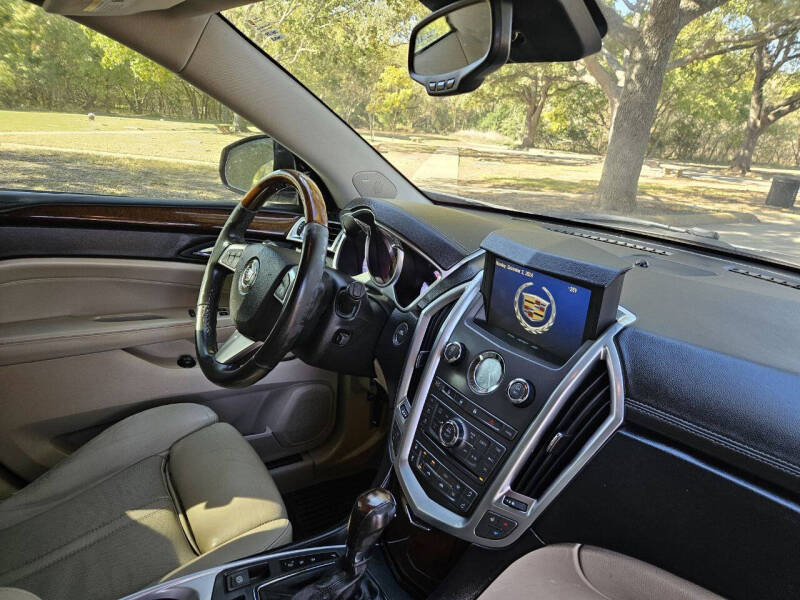 2011 Cadillac SRX Luxury Collection photo 25