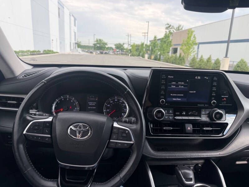 2021 Toyota Highlander LE