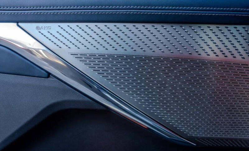 2025 Cadillac Escalade IQ Luxury 2