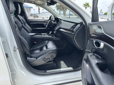 2019 Volvo XC90 T6 Momentum