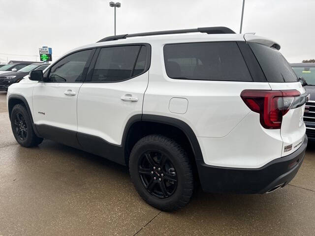 2023 GMC Acadia AT4