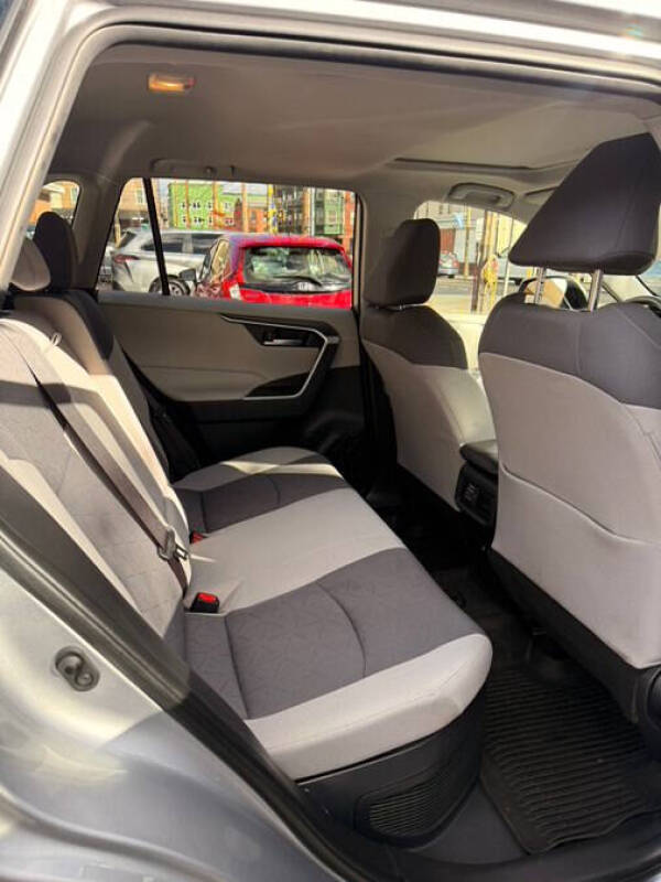 2019 Toyota RAV4 Hybrid XLE