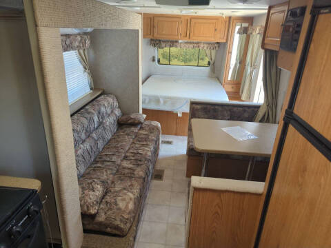 2006 Forest River WILDWOOD 23T Camp Trailer