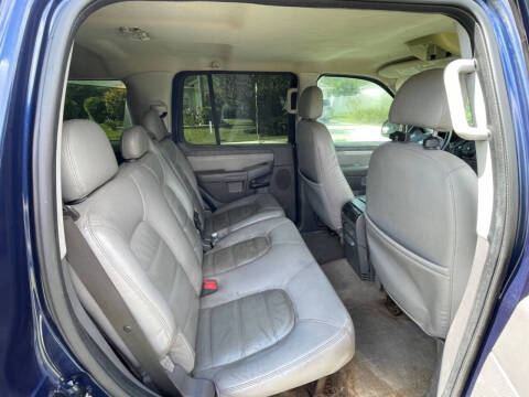 2004 Ford Explorer XLT