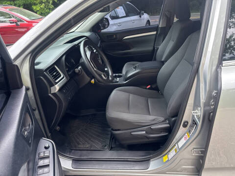 2019 Toyota Highlander LE