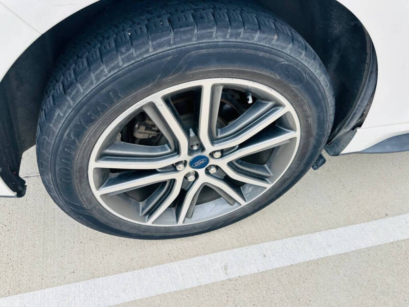 2019 Ford Edge Titanium