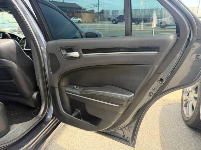 2018 Chrysler 300 S