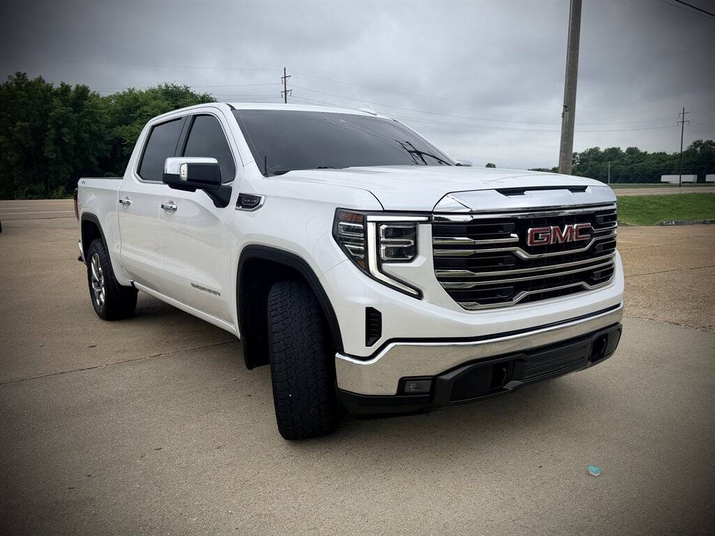 White 2022 GMC Sierra 1500 SLT 2