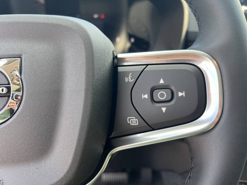 2026 Volvo XC40 B5 Core