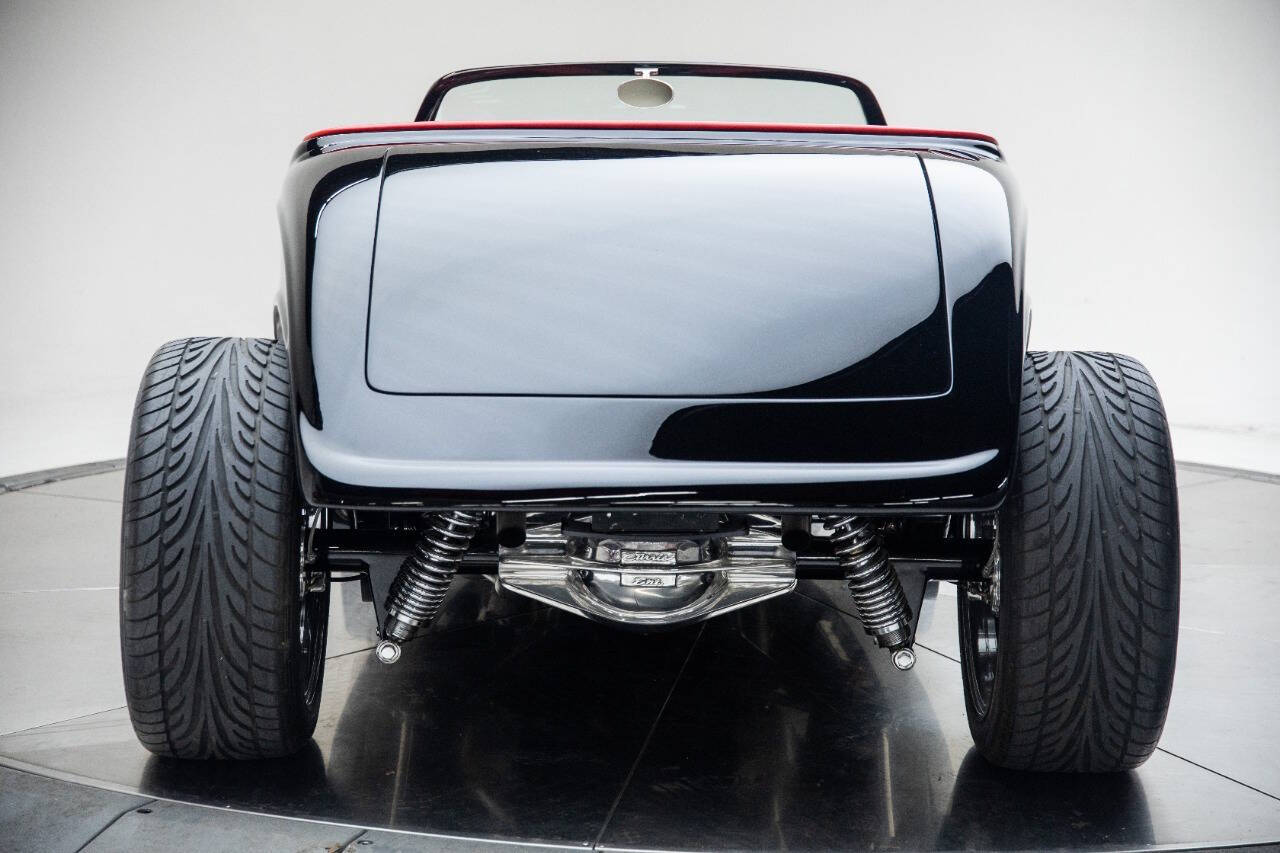 1933 Ford Model 40 37