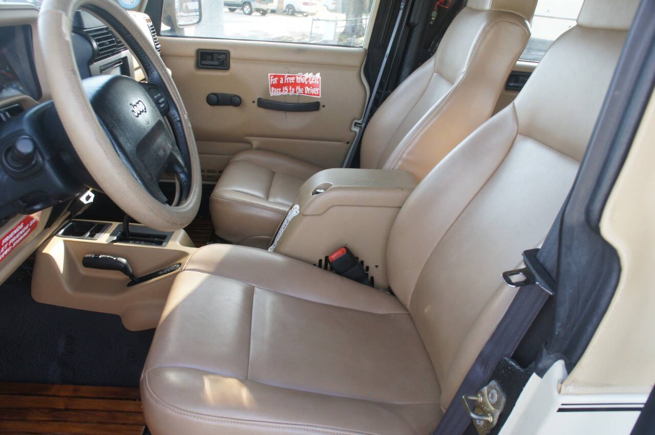 2004 Jeep Wrangler 9