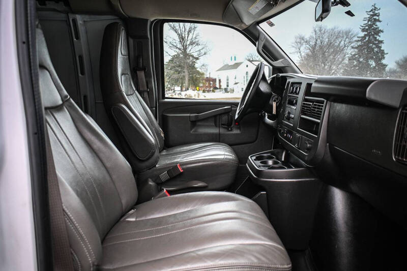 2022 GMC Savana 2500