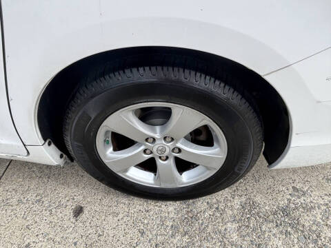 2011 Toyota Sienna LE 8-Passenger