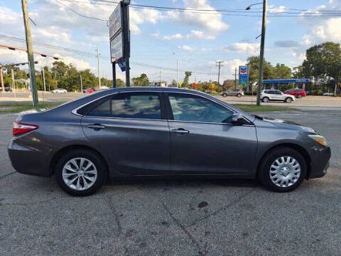 2017 Toyota Camry LE
