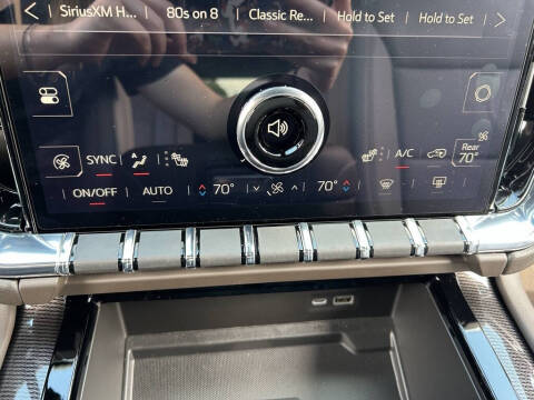 2025 GMC Yukon Elevation