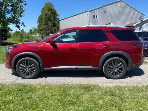2023 Nissan Pathfinder SL