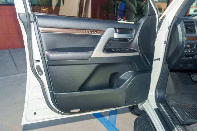 2020 Toyota Land Cruiser Heritage Edition